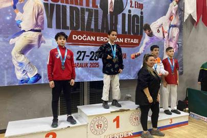 Düzceli karateciler madalyalarla döndü