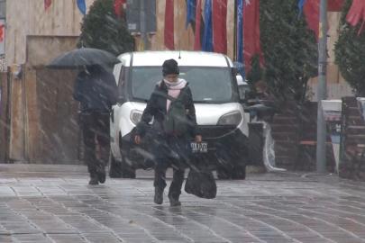 Esenler’de kar yağışı