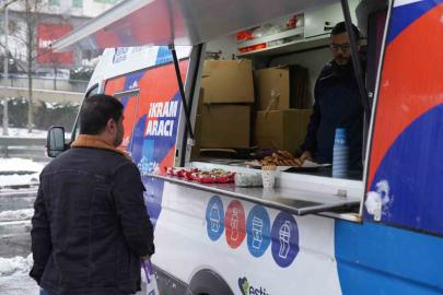 Esenler’de karla mücadeleye sıcak destek