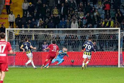 Fenerbahçe, 2026 yılının ilk 3 maçını gol yemeden kazandı