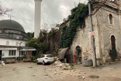 Fırtına tarihi kiliseyi de vurdu