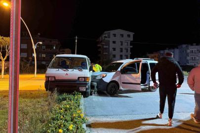 Gazipaşa’da iki kamyonet çarpıştı: 1 yaralı