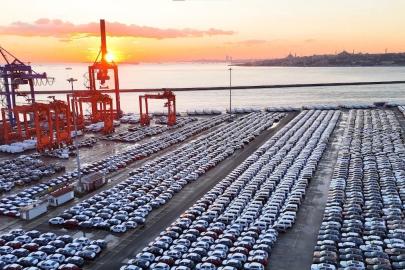 Haydarpaşa Limanı'nı ithal otomobiller kapladı: İkinci el fiyatları düşecek