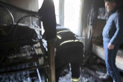 İzinli itfaiyeci yangına müdahale etti