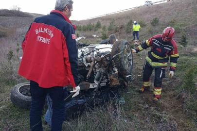 İzmir-İstanbul Otoyolu’nda feci kaza: Otomobil şarampole yuvarlandı