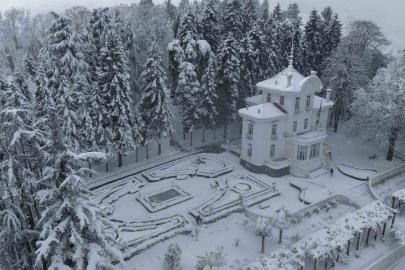 Kar Trabzon’u beyaza bürüdü