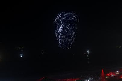 Karadağ’daki yılbaşı gösterisinde yaklaşık 600 dron yere düştü