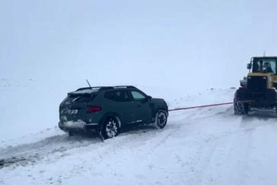 Kars’ta kar ve tipi geçit vermiyor