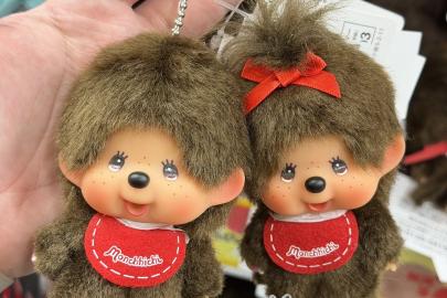 Labubu'dan sonra Monchhichi. Çilli yüzlü bebekler neden seviliyor?