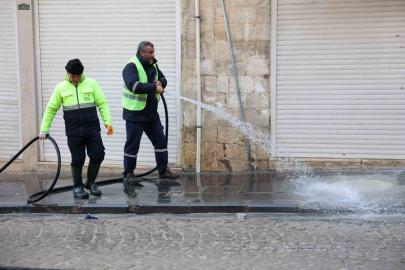 Mardin’de tarihi 1. Cadde’de kar sonrası temizlik ve yenileme çalışması devam ediyor