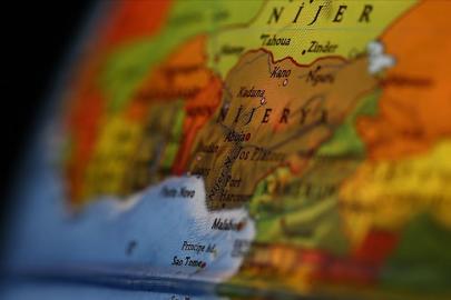 Nijerya'da kamyon kalabalığa daldı, 12 kişi öldü