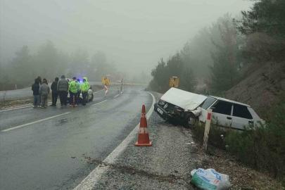 Otobüs ile Tofaş otomobil çarpıştı