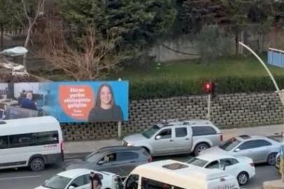 Pendik’te kırmızı ışıkta yol verme kavgası kamerada