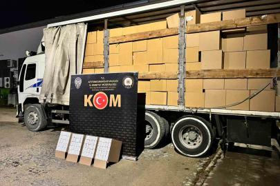 Polis milyonlarca sahte bandrollü makaron ele geçirdi