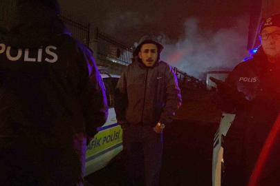 Polisi görünce kaldırıma çıkan alkollü sürücü, ekiplerin dikkati sayesinde yakalandı