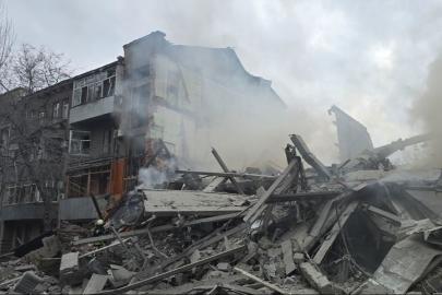 Rusya'dan Harkov'a saldırı. Çok katlı bina vuruldu  
