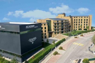 Şahinkaya’dan başarılı öğrencilere burs imkanı