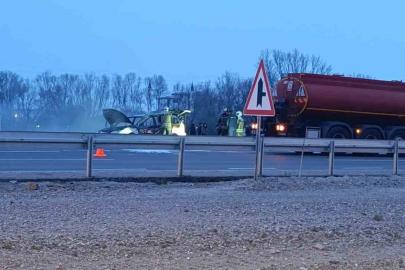 Seyir halindeki araç alev topuna döndü
