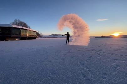 Sivas’ta kar ve dondurucu soğuk renkli görüntüler oluşturdu