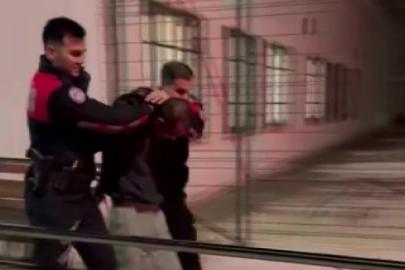 Tartıştığı arkadaşını tabancayla vurdu