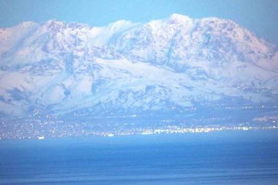 Teleskopik lensle Bitlis’ten Van’ı görüntüledi