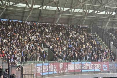 Trabzonspor taraftarı, Kocaeli’de takımını yalnız bırakmadı