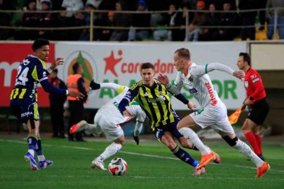Trendyol Süper Lig: Corendon Alanyaspor: 2 - Fenerbahçe: 3 (Maç sonucu)