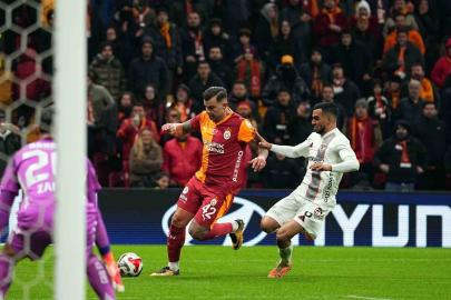 Trendyol Süper Lig: Galatasaray: 0 - Gaziantep FK: 0 (İlk yarı)