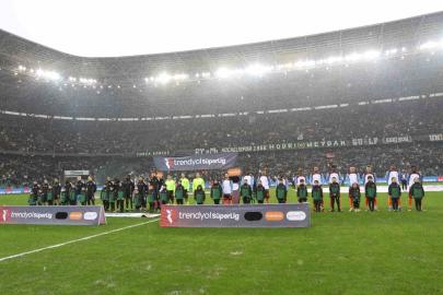 Trendyol Süper Lig: Kocaelispor: 0 - Trabzonspor: 0 (Maç devam ediyor)