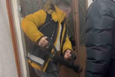 Uyuşturucudan aranan şahıs sığınakta yakalandı