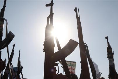 Yemen’de askeri tugaya hava saldırısı