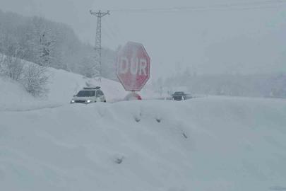 Zonguldak-Ereğli kara yolunda kar etkili oldu